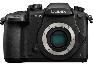 Цифровой фотоаппарат  Panasonic DC-GH5 body