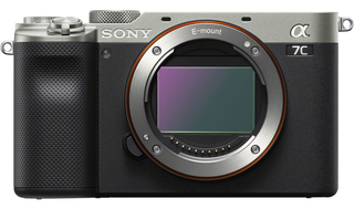 Цифровой фотоаппарат SONY Alpha A7C body Silver (ILCE7CS)