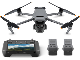 Квадрокоптер DJI Mavic 3 PRO Fly More Combo (DJI RC Pro)